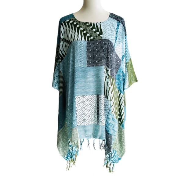 0149/  Batik Rayon Poncho, Bohemian Kaftan Top, Modern Apparel, Multocolor Blue - Picture 8 of 9